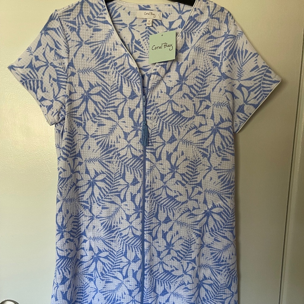 NWT Coral Bay Zip Robe women's size S